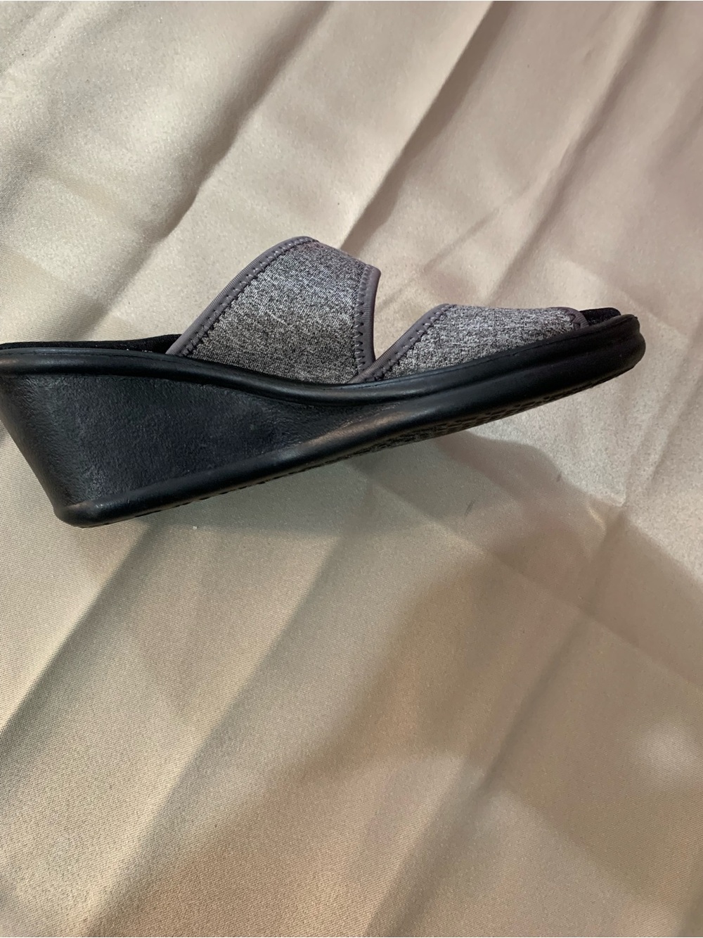 Skechers Women's Gray Dual-Strap Memory Foam Slide Sandals 111/4 - Picture 6 of 7